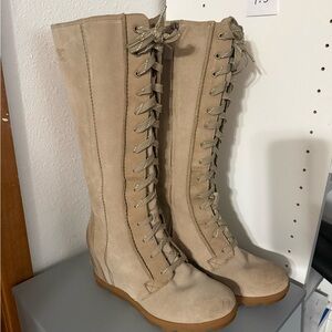 Sorel Women's 9.5 Tan “Cate the Great” Lace-Up Boots